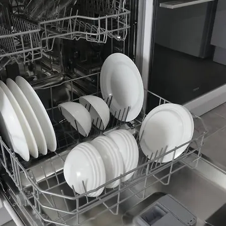 19 Piso Céntrico, Nuevo Y Bien Equipado En La Trinidad Apartamento